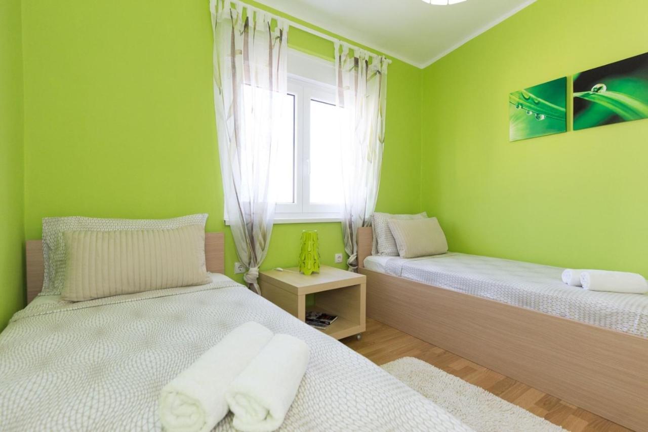מאלינסקה Apartments Adrijana מראה חיצוני תמונה