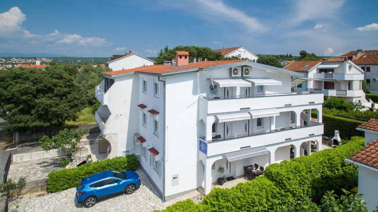 מאלינסקה Apartments Adrijana מראה חיצוני תמונה
